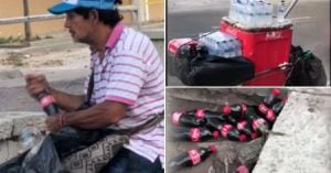 (VIDEO) Vendedor ambulante es sorprendido reenvasando gaseosas en medio de la calle