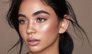 Maquillaje de día para las chicas que aman vestir de negro