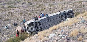Accidente de bus chileno en Mendoza: víctimas fatales viajaban a pasar la Navidad en familia en Uruguay