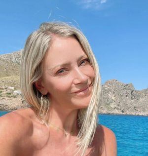 "Diosa total": Marcela Vacarezza se lució en bikini y sobre un yate desde España