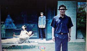 El entrañable significado de la piedra que le obsequian al protagonista de Parasite