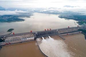 Medidas radicales ante situaciones radicales: China vuela una represa ante inundaciones