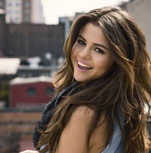 Selena Gomez se deja ver auténtica sin maquillaje y da muestra de autoestima y amor propio