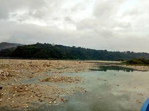 EN IMÁGENES. Toneladas de basura han llegado al lago de Amatitlán por las lluvias