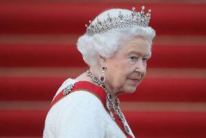 Polémica en TikTok: Guardia hace video sobre la Reina Isabel y divide opiniones