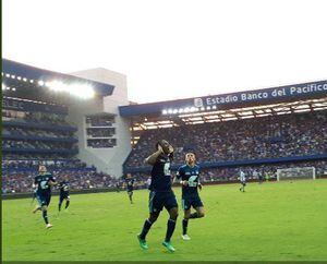 Emelec vs Macará: Triunfo 3-1 del 'Bombillo' aprieta más la punta de la tabla