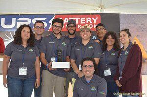 Equipo de estudiantes del RUM obtiene segundo lugar en competencia de bote solar