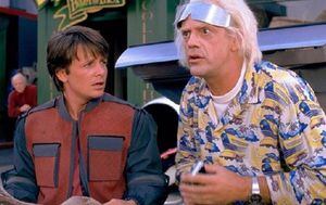 [VIDEO] Emotivo reencuentro: Michael J. Fox y Christopher Lloyd de “Volver al futuro” reaparecen juntos