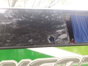 Buses de hinchas de Junior fueron atacados a la salida del Campín