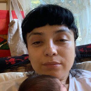 “Me morí y reviví con la hermosura”: Mon Laferte mostró por primera vez el rostro de su hijo para celebrar el Día de la Madre