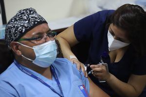 8.649 trabajadores de salud han recibido la vacuna contra el covid-19