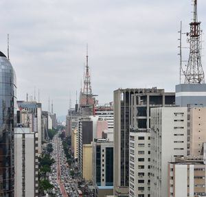 Previsão do tempo: Céu nublado e chuva marcam a terça de Natal em São Paulo