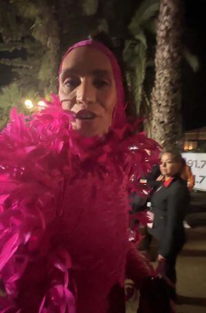 “Yo puedo decir lo que quiera”: Di mondo llegó emplumado a Viña y respondió a Paty Maldonado