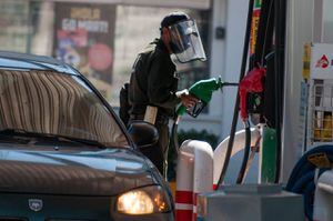 Gasolina castigará a mexicanos todo el año; subirá a 26 pesos