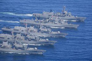El "megatiburón" chino al acecho: Armada monitorea al avance de la súper flota pesquera de 330 embarcaciones