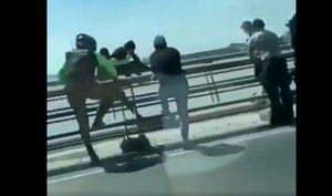 Policía intervino y evitó que hombre se suicide en el Puente de la Unidad Nacional, Guayaquil