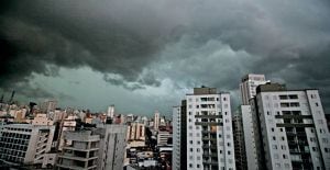 Defesa Civil alerta para chuvas fortes em São Paulo até quarta-feira