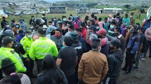 Indisciplinados en evento clandestino en Quito agredieron con palos y piedras a funcionarios de control