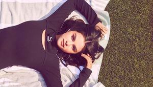 Selena Gomez impacta en su regreso a redes con un mini vestido