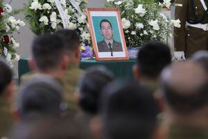 General de Carabineros oficializa en el funeral del cabo primero Álex Salazar su póstumo ascenso a suboficial mayor