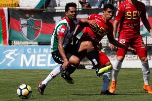 Palestino completó ocho partidos sin ganar tras empatar ante Unión Española en La Cisterna