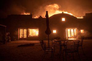 Impactantes fotos: 180.000 evacuados por incendios en California, EEUU