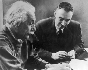 Albert Einstein, from enthusiasm to remorse for nuclear weapons