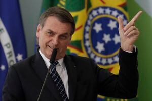 Alcalde no aguanta dolor por muertes y explota contra Bolsonaro: "sueña" con ser un dictador "pero es demasiado estúpido"