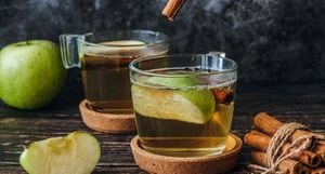 Acelera la pérdida de peso con esta bebida detox de vinagre de manzana y cúrcuma