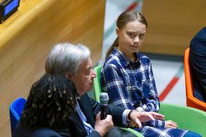 Jóvenes en la ONU exigen medidas contra cambio climático