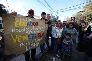 87 % de venezolanos en Ecuador cobra menos del salario mínimo, según OIM