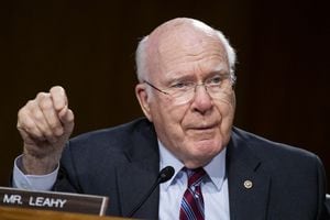 Senador de EE. UU. señala al Congreso y al Ejecutivo de atacar a la CC