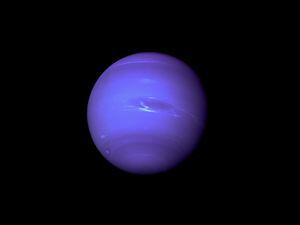 ¿Cuánto tiempo nos tomaría viajar desde la Tierra hasta Neptuno, el planeta más alejado del Sol?