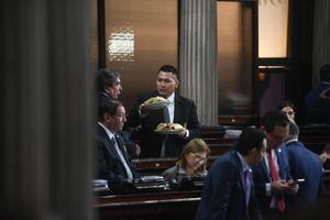 Diputados insisten en que el Congreso les pague su almuerzo