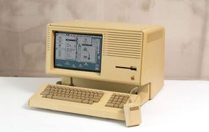 Apple-1 funcional y autografiada por Steve Wozniak se pone en subasta por mucho dinero