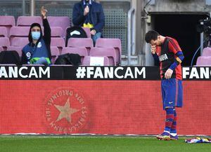 Messi rinde emotivo homenaje a Maradona en triunfo del Barcelona