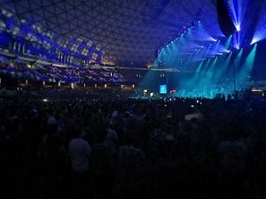Fan que estuvo en cancha en concierto de The Offspring en Movistar Arena da positivo por coronavirus