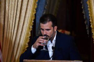Rosselló promete que no lo vuelve a hacer