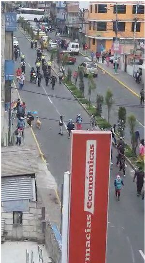 Videos: ataques a viviendas e incidentes con la Policía en el sur de Quito