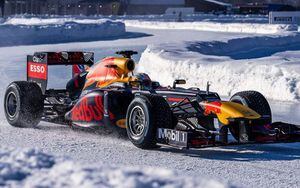 VIDEO: Max Verstappen corre auto de Fórmula 1 sobre la nieve
