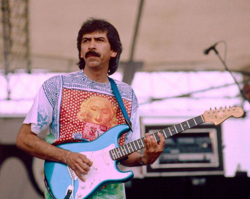 El guitarrista Jorge Santana, hermano de Carlos Santana, llevaba la batuta de el grupo Malo.