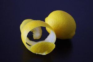 Té de cáscara de limón para quemar grasa y tener mejor digestión