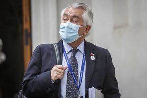 Ministro Paris advierte por casos de coronavirus: "Yo no iría de vacaciones al sur"