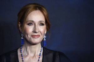 Acusan de transfóbica a J.K. Rowling tras polémico tuit contra la identidad de género