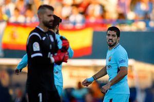 Luis Suárez recupera la sonrisa y el olfato goleador en victoria del Barcelona