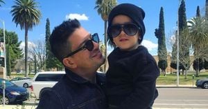 Las fotos que retratan la hermosa relación de Yahir con su hijo pequeño