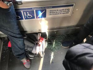 Vidrio de TransMilenio se rompió en pedazos cuando usuaria intentó abrir la ventanilla