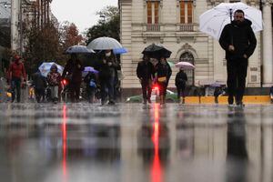 La madrugada del domingo se registrarán precipitaciones en Santiago