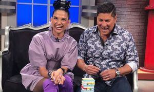Se le escapan varias "palabrotas" a Natalia Jiménez en "Raymond y sus amigos"