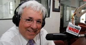 "Mr.Anti-Vax": Fallece de COVID-19 presentador de radio que estaba en contra de la vacunación